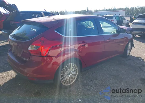 2014 Ford Focus Titanium from USA, damaged, VIN 1FADP3N2XEL447942